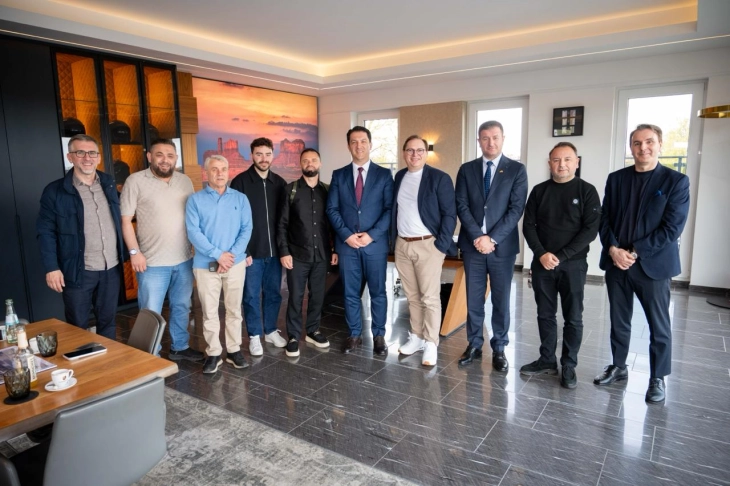 Средба на вицепремиерот Беким Сали со претставници од успешни компании од нашата дијаспора во Леверкузен