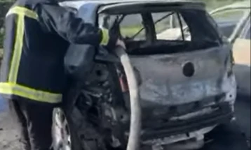 Опожарени пет возила под скопското Кале покрај Вардар