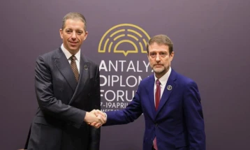 Министрите Хоџа и Ѓуриќ во Анталија разговарале за унапредување на билатералните односи и отворање албански конзулат во Бујановац 