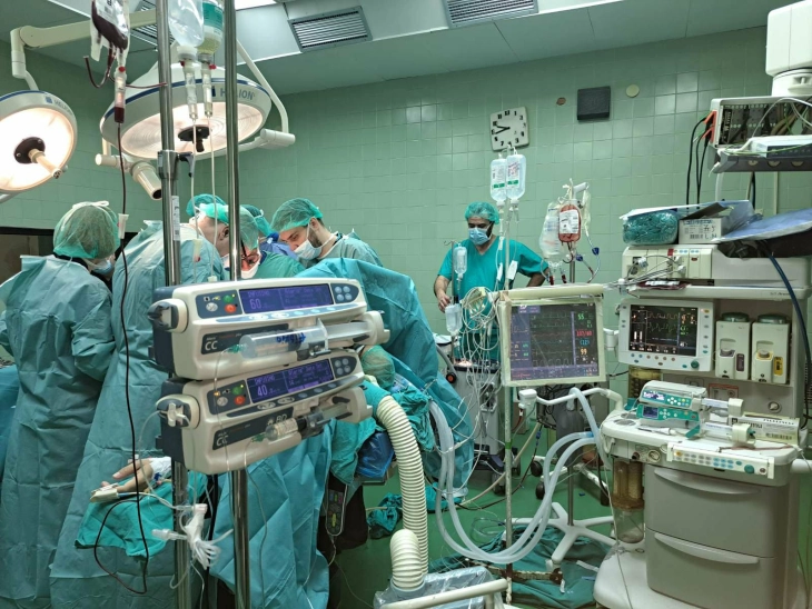 Ministria e Shëndetësisë: Është shpëtuar jeta e një pacienti me transplantim të mëlçisë dhe është përmirësuar cilësia e jetës së një pacienteje me veshkë të transplantuar