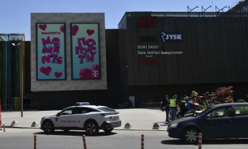 Полицијата проверува дали има експлозивни направи во трговските центри Ист гејт и Дајмонд (фото)