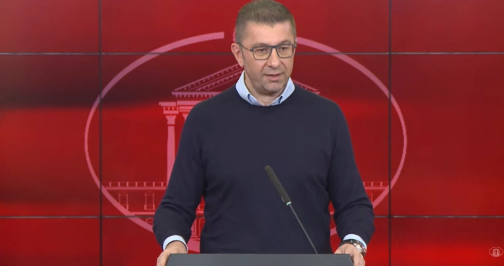 Mickoski për kallëzimin penal nga LSDM-ja: Jam i fokusuar në zhvillimin e shtetit, partitë që jetojnë në gënjeshtrat e tyre i zhgënjejnë qytetarët