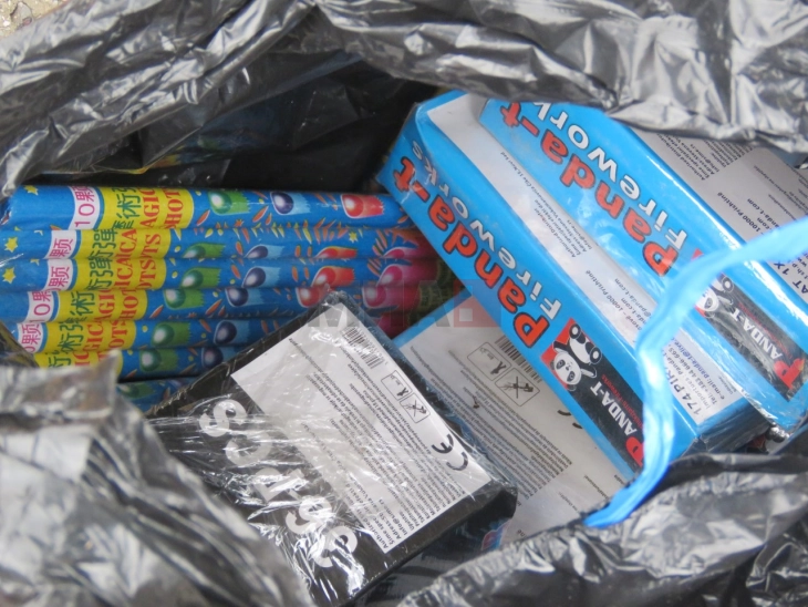 Të paktën 25 persona kanë vdekur në shpërthimin e një fabrike për fishekzjarre në Indi