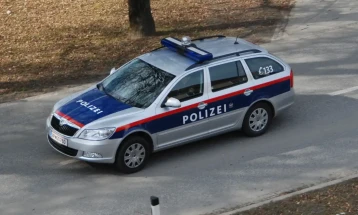 Një person e ka humbur jetën pasi një trolejbus u përplas në supermarket në Salcburg