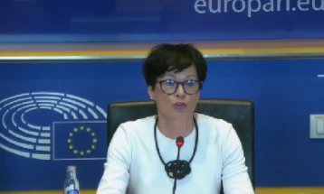 Марта Кос: Проценуваме дали Србија се уште ги исполнува условите за исплата од Планот за раст