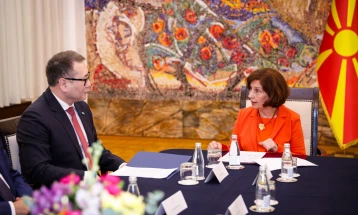 Сиљановска-Давкова со казахстанскиот министер Шакалиев: Потврдени пријателските односи и заедничка заложба за унапредување на економската соработка