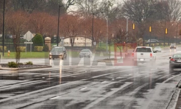 Komunikacion pa pengesa, nëpër rrugë të lagështa