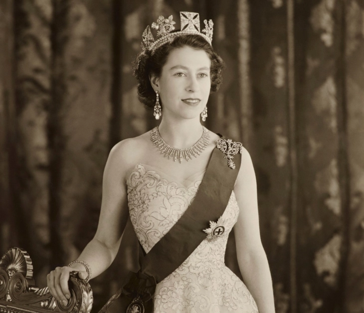 Кралот Чарлс ѝ оддаде почит на кралицата Елизабета Втора по повод стогодишнината од нејзиното раѓање