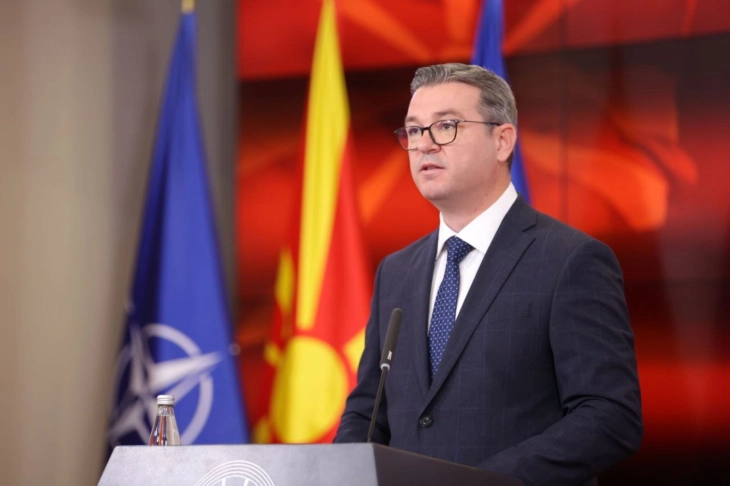 Прес-конференција на министерот Цветан Трипуновски (во живо)