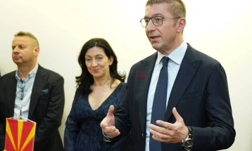 Mickoski në Vjenë në takim me diasporën e Maqedonisë: Jam i bindur se vetëm së bashku mund ta çojmë vendin përpara