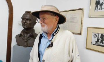 Македонскиот писател Божин Павловски и ревијата „Стожер“ добитници на признанието „Ацо Шопов“