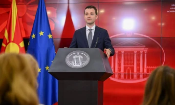 Муцунски: Потребен ни е дијалог со Софија, побарав средба со мојата колешка од Бугарија на состанокот на НАТО во Шведска