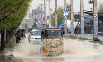 Најмалку 28 луѓе загинаа во поројни дождови и поплави во Авганистан