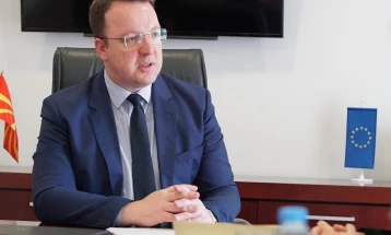 Вицепремиерот Николоски на поставување камен-темелник на „Лидл“ во Струмица